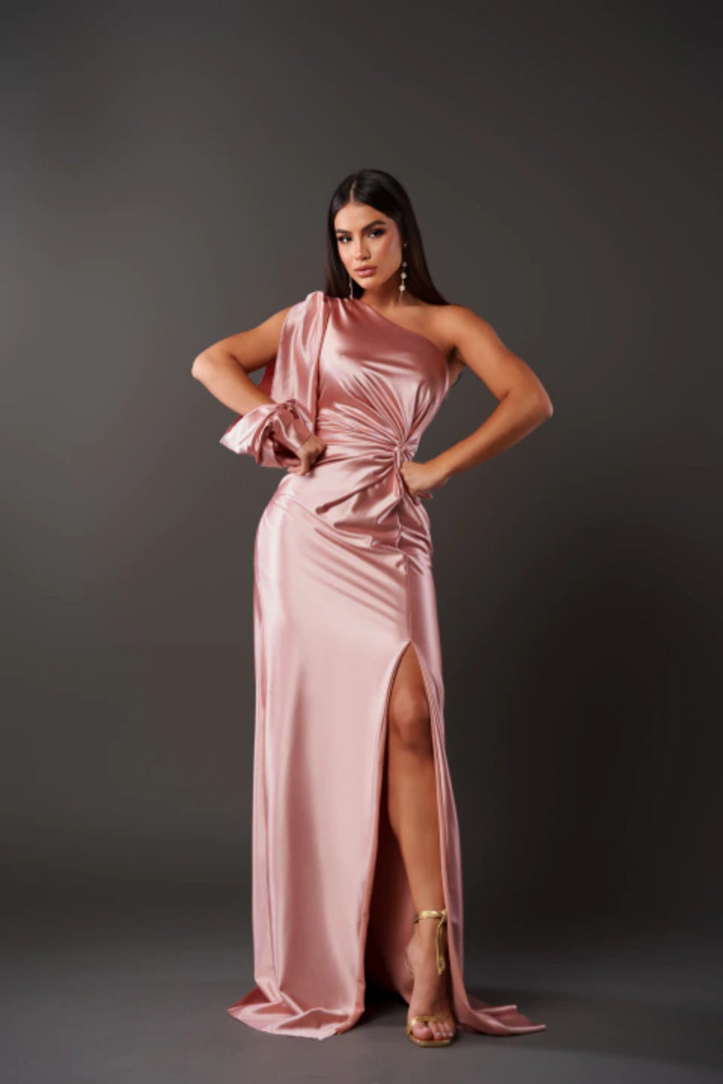 Hilda – Elegantes Kleid mit Finesse